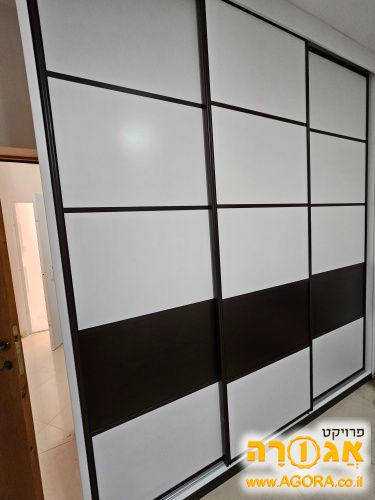 ארון בגדים