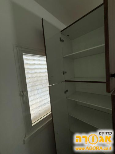 ארון אחסון