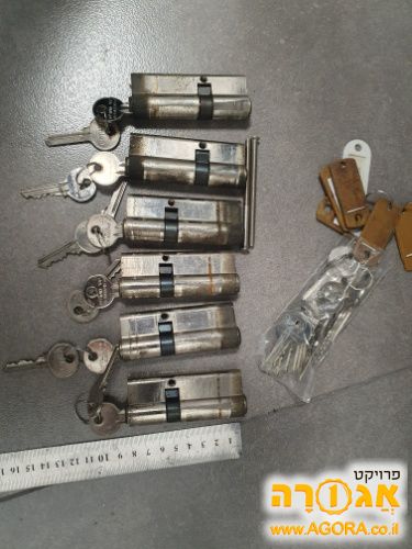 6 מנעולים
