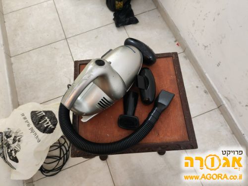 שואב אבק קטן עם כבל