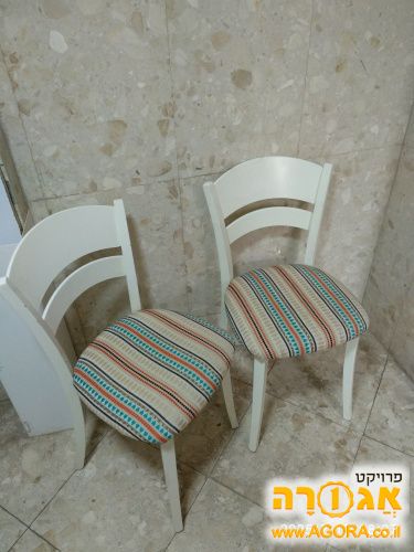 כיסאות