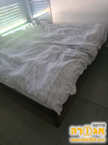 מיטה זוגית גדולה כולל מזרן