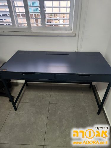 שולחן כתיבה ,מצב טוב מעט שרוט