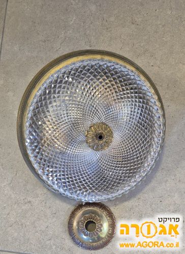 מנורה צמודת תקרה מתל אביב