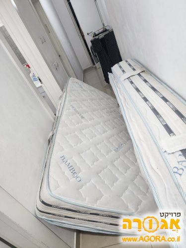 2 מזרונים גדולים