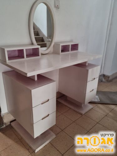 שידת איפור