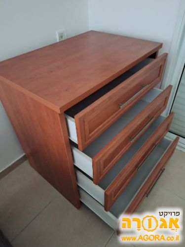 שידת מגירות