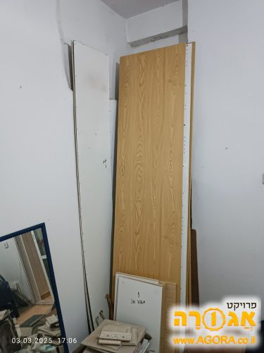 ארון בגדים מפורק .צריך הרכבה