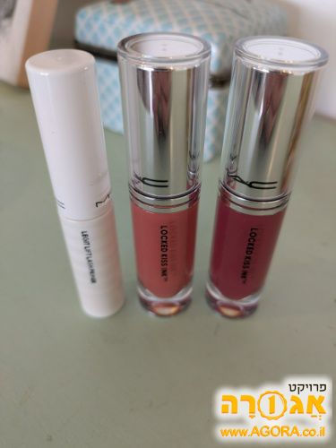 שפתונים ומסקרה