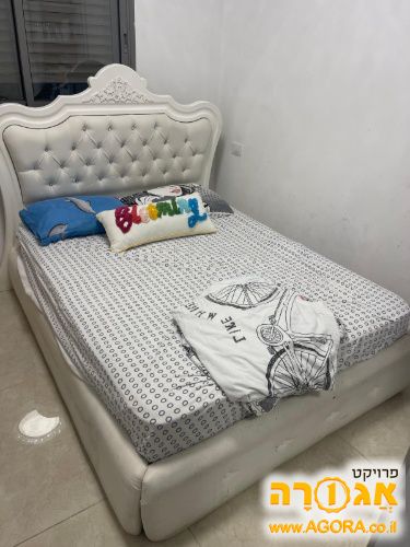 מיטה זוגית