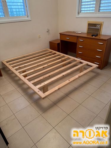 בסיס למיטה