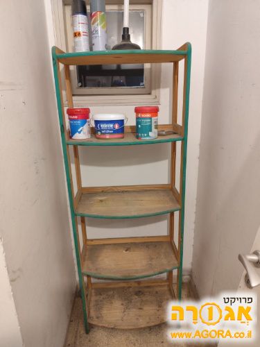 כוננית עץ