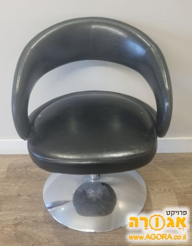 כסאות לחדר ישיבות