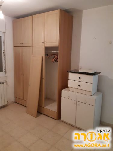 2 ארונות בגדים