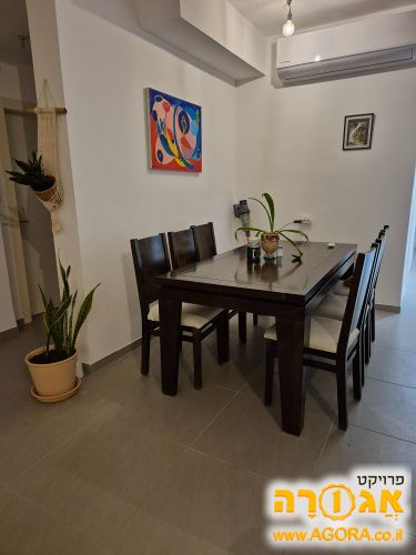 שולחן פינת אוכל