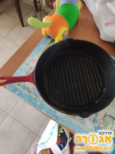 מחבת מתכת כבדה