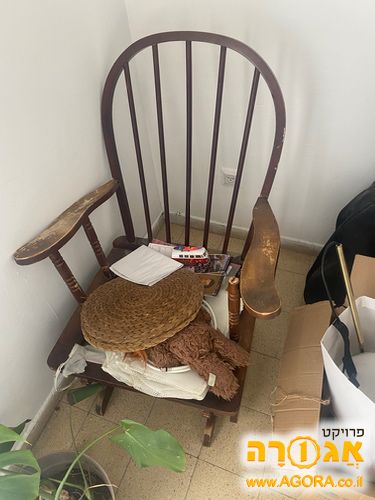 כיסא נדנדה לשיפוץ