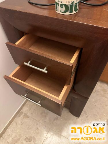 2 שידות מעץ מלא