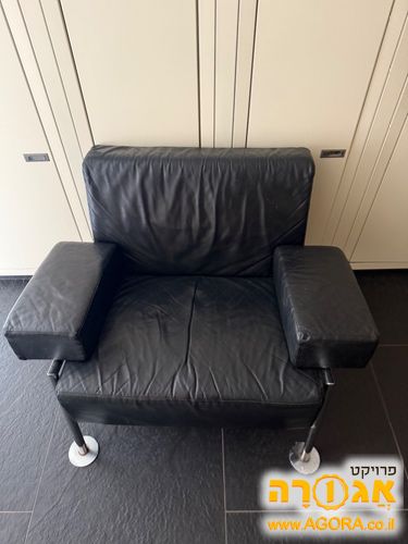 כורסא בעור אמיתי שחור