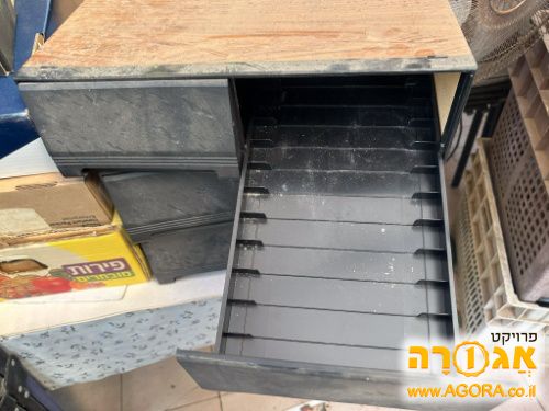 מגירות לקלטות VHS