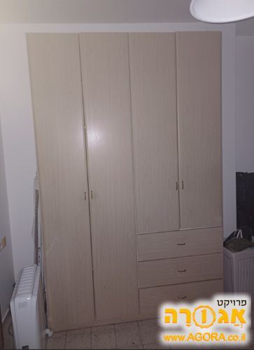 ארון בגדים