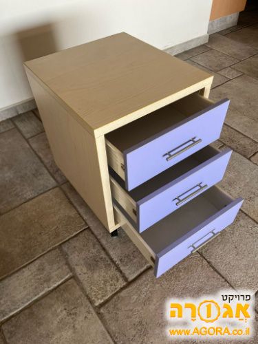 שידת מגירות