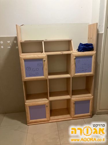 ארון ספרייה