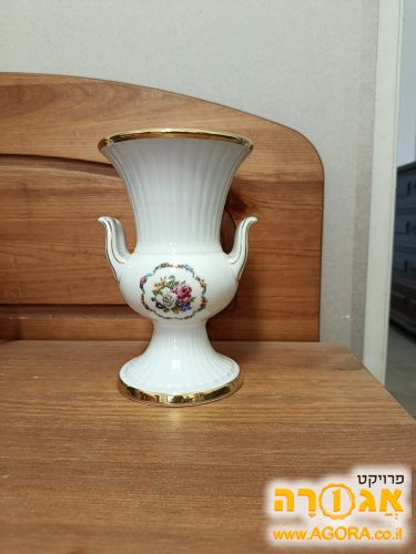כד/אגרטל במראה קלאסי או קיטשי