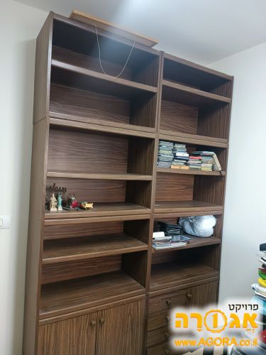 ארון ספריה