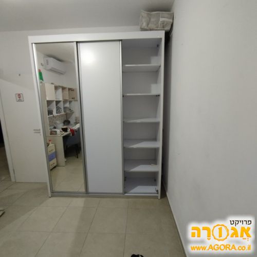 ארון בגדים