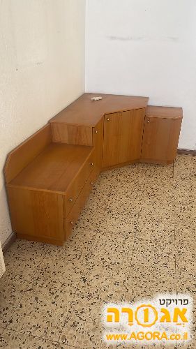 שידה פינתית לסלון