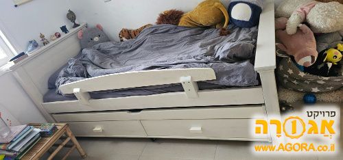 מיטת ילד עם מיטת חבר
