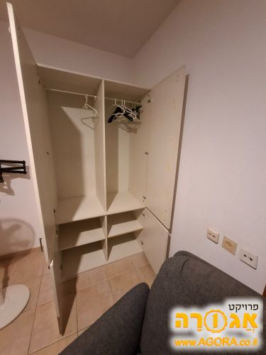 ארון בגדים