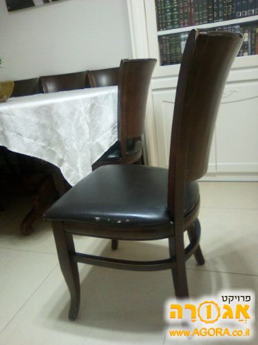 שולחן וכסאות