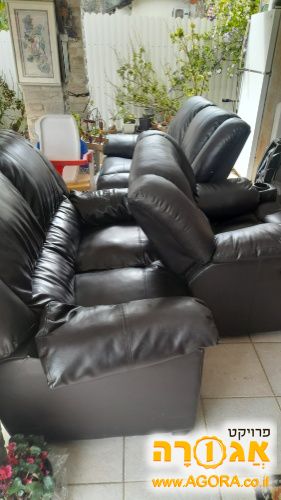 ספות סלון.מתאימות לזולה או לחצר דמוי עור