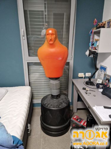 בובת אגרוף לאימון