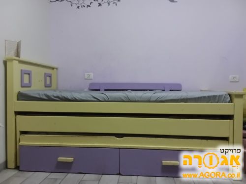 מיטת שלישיה