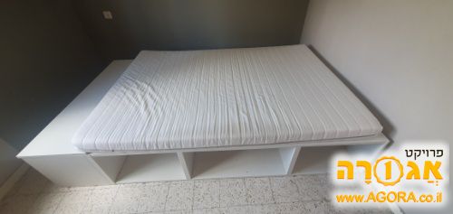 מיטה עם מזרן 140x200 ואחסון