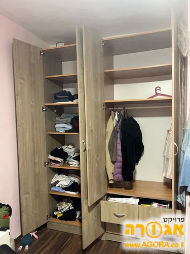 ארון בגדים
