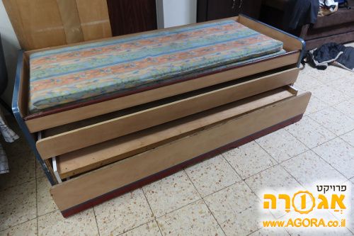 מיטה נפתחת לארבע