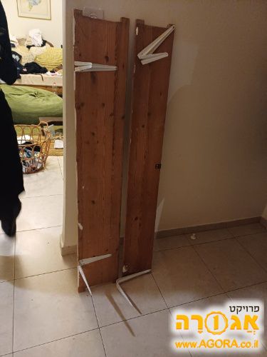 מדפים מעץ אורן