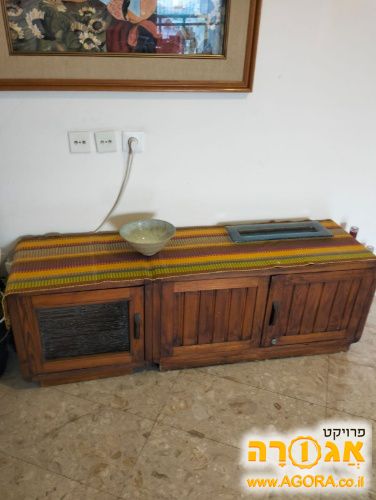 מזנון מעץ מלא