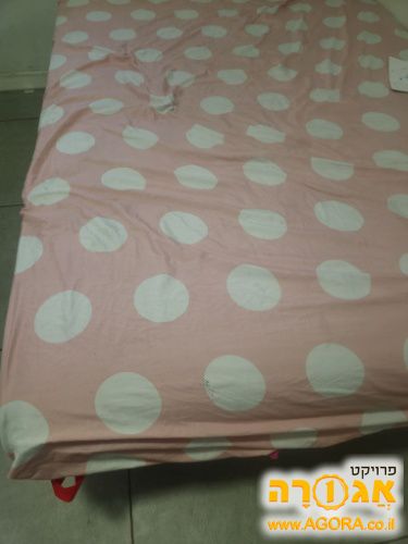 מיטה וחצי עם ארגז מצעים
