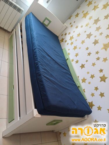 מיטה משולשת