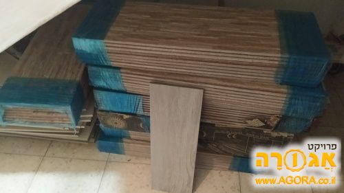 הרבה מרצפות ואריחים