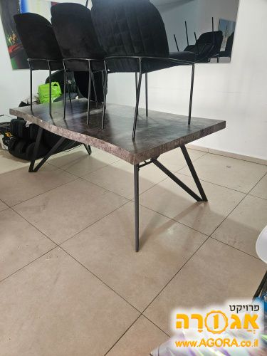 שולחן פינת אוכל