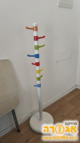 מתלה לבגדים ותיקים