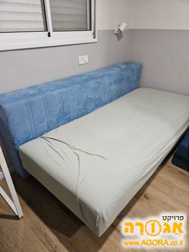 מיטת ספה יחיד . נפתחת לזוגי