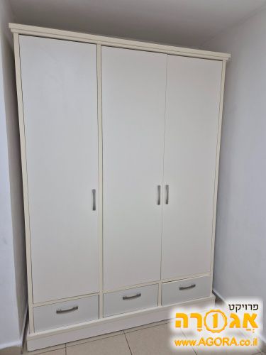 ארון בגדים