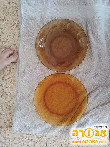 צלחות